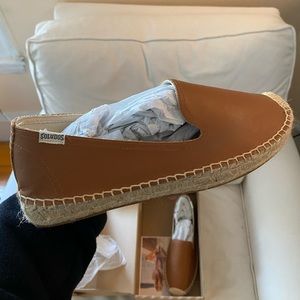 BRAND NEW Soludos